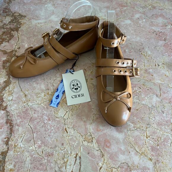 Cider Tan Gold Strappy Grommet Mary Jane Flats Womens 41 NWT - Picture 1 of 14